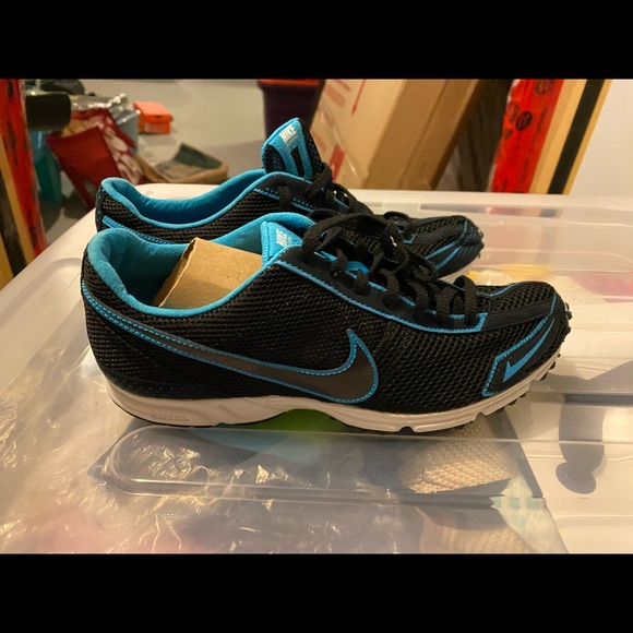 Nike women’s light weight running shoes - 6.5